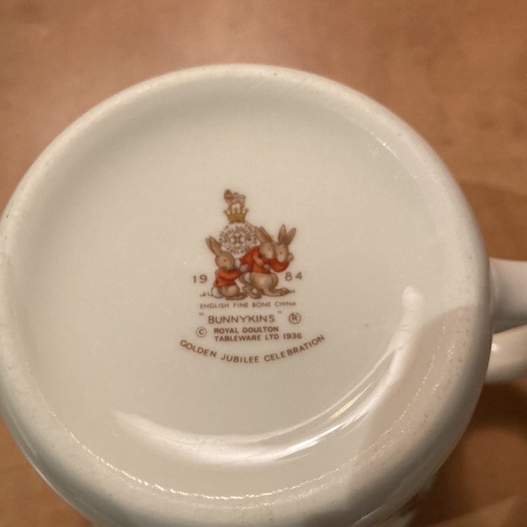 Royal Doulton Bunnykins 1984 - Picture 7 of 7